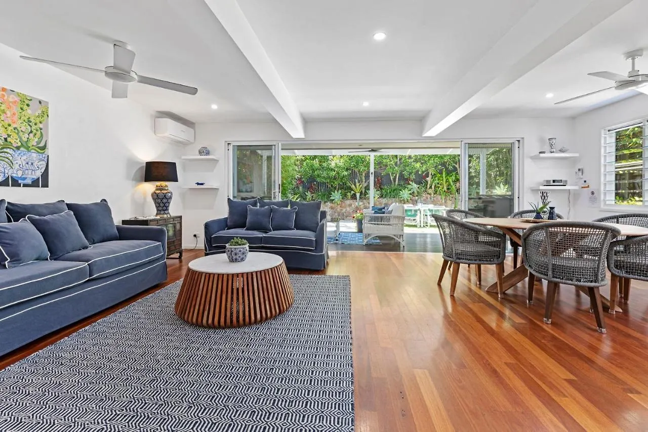 2 Roebellini, 16 Solway Drive - Dog Friendly Tropical Oasis Villa Sunshine Beach