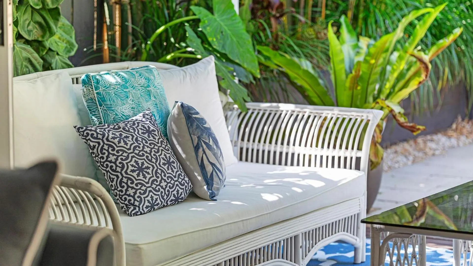 2 Roebellini, 16 Solway Drive - Dog Friendly Tropical Oasis Villa Sunshine Beach